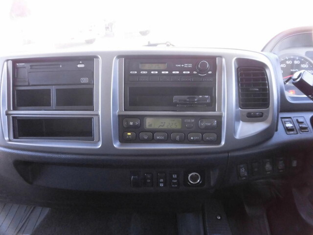 日野レンジャーアルミウイング中型（4t）[写真18]