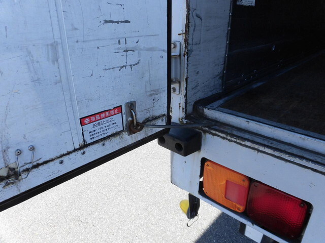 日野レンジャーアルミウイング中型（4t）[写真09]