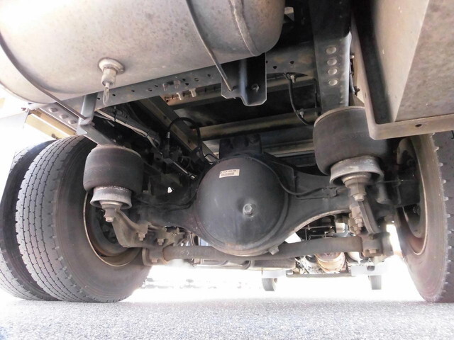 いすゞフォワードアルミウイング中型（4t）[写真10]