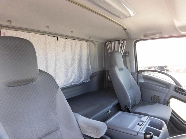 いすゞフォワードアルミウイング中型（4t）[写真17]