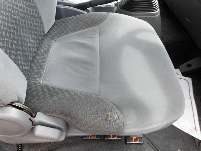 いすゞフォワードアルミウイング中型（4t）[写真21]