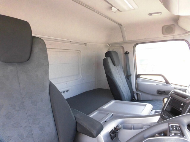 UDトラックスその他の車種アルミブロック大型（10t）[写真19]