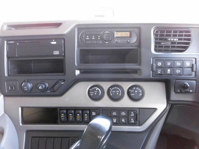 UDトラックスその他の車種アルミブロック大型（10t）[写真20]