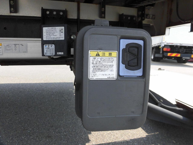 日野レンジャーアルミウイング中型（4t）[写真09]