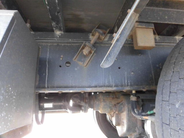 いすゞフォワードアルミブロック増トン（6t・8t）[写真13]