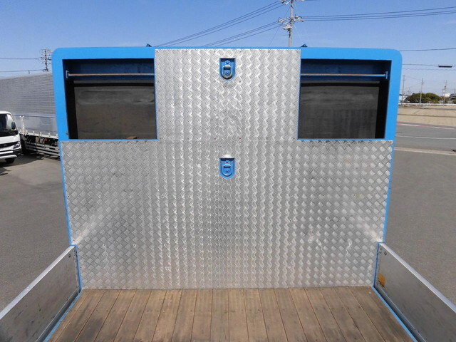 いすゞフォワードアルミブロック増トン（6t・8t）[写真09]