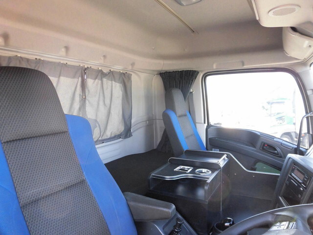 いすゞギガトレーラーヘッド（トラクターヘッド）大型（10t）[写真15]