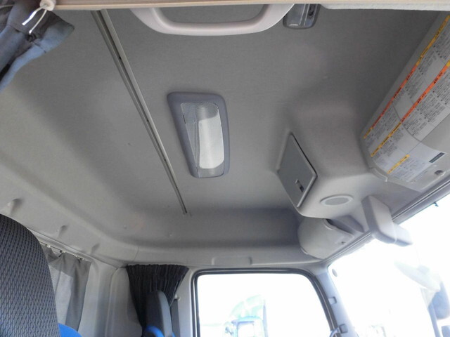 いすゞギガトレーラーヘッド（トラクターヘッド）大型（10t）[写真16]