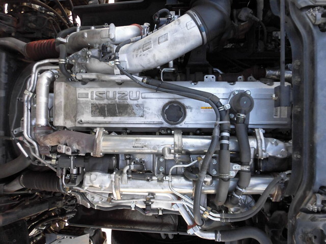 いすゞギガトレーラーヘッド（トラクターヘッド）大型（10t）[写真22]