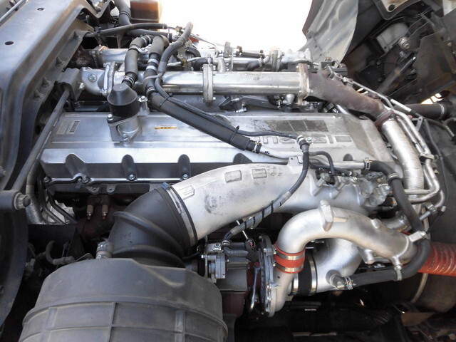 いすゞギガトレーラーヘッド（トラクターヘッド）大型（10t）[写真24]