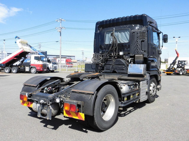 いすゞギガトレーラーヘッド（トラクターヘッド）大型（10t）[写真03]