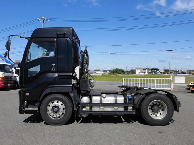 いすゞギガトレーラーヘッド（トラクターヘッド）大型（10t）[写真04]