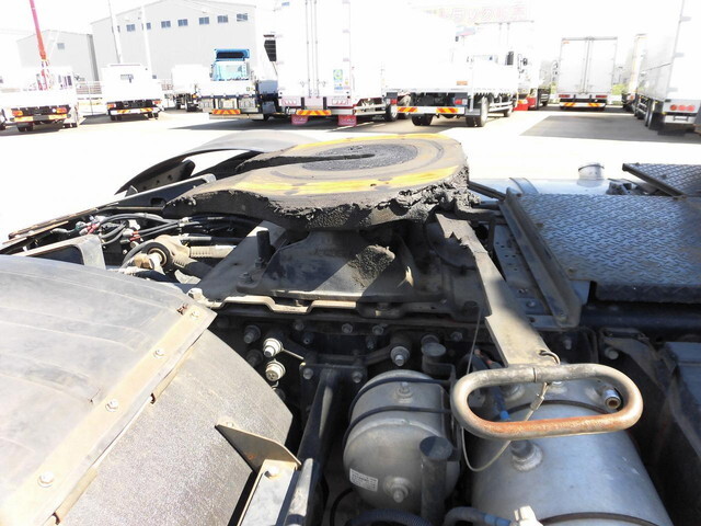 いすゞギガトレーラーヘッド（トラクターヘッド）大型（10t）[写真08]