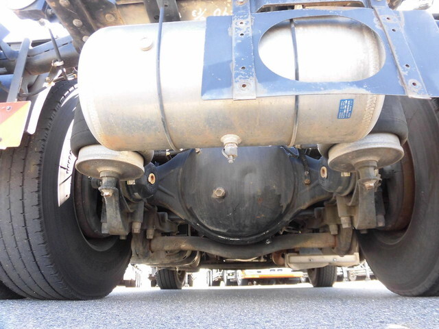 いすゞギガトレーラーヘッド（トラクターヘッド）大型（10t）[写真09]