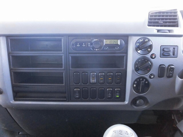 三菱ふそうファイターアルミウイング中型（4t）[写真19]