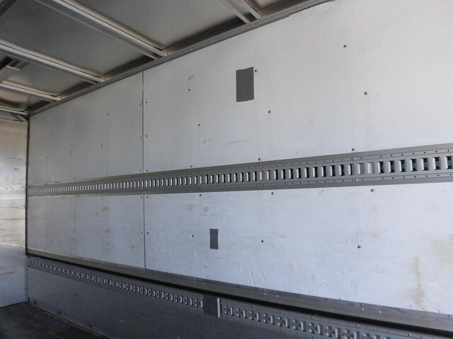 三菱ふそうファイターアルミウイング中型（4t）[写真29]