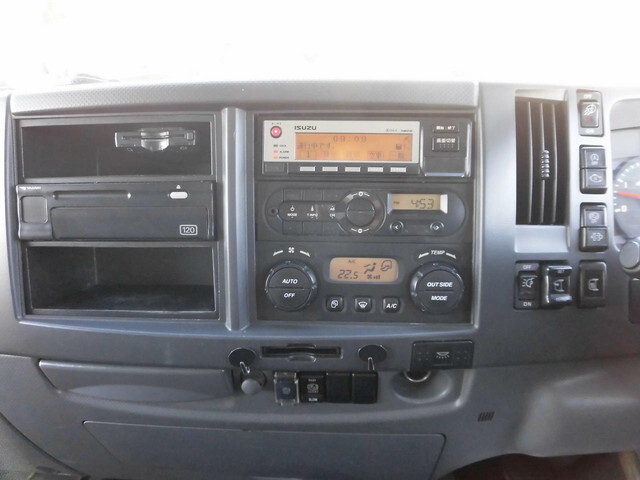 いすゞフォワードアルミウイング中型（4t）[写真18]