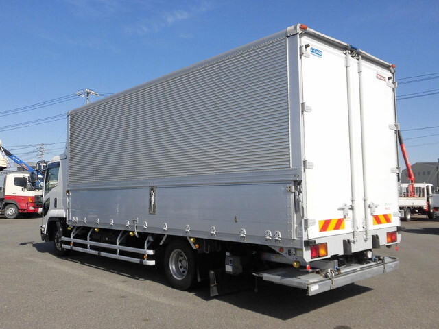 いすゞフォワードアルミウイング中型（4t）[写真02]