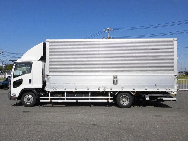 いすゞフォワードアルミウイング中型（4t）[写真04]