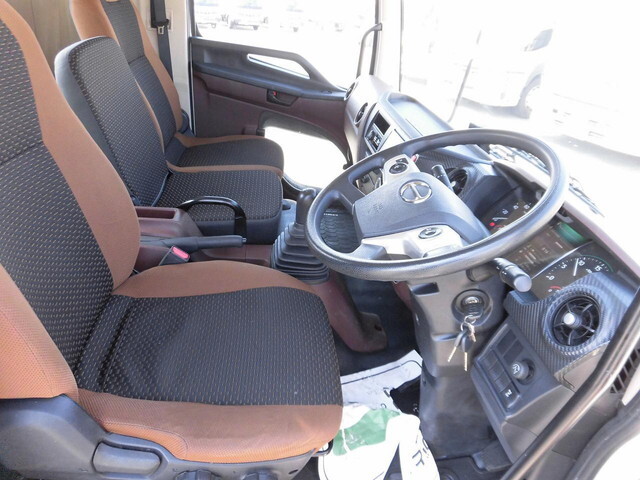 日野レンジャーアルミブロック中型（4t）[写真15]