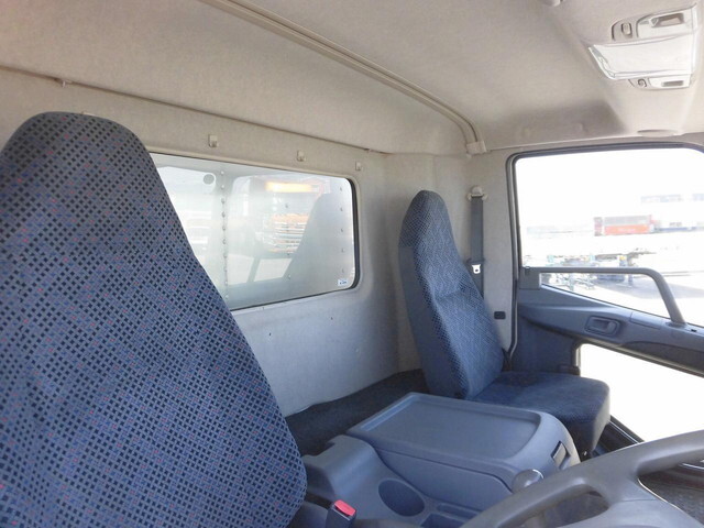 三菱ふそうファイターアルミバン中型（4t）[写真15]