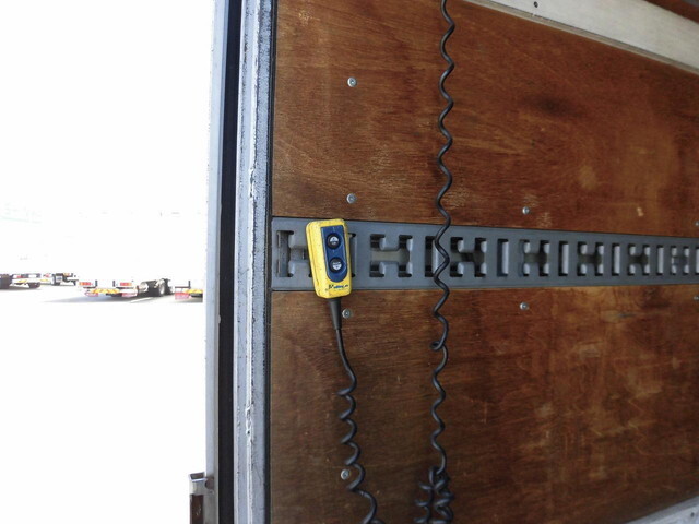 三菱ふそうファイターアルミバン中型（4t）[写真09]