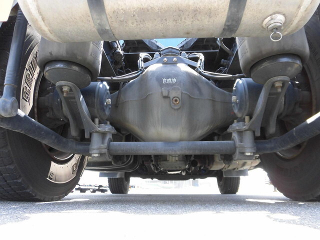 UDトラックスクオントレーラーヘッド（トラクターヘッド）大型（10t）[写真10]