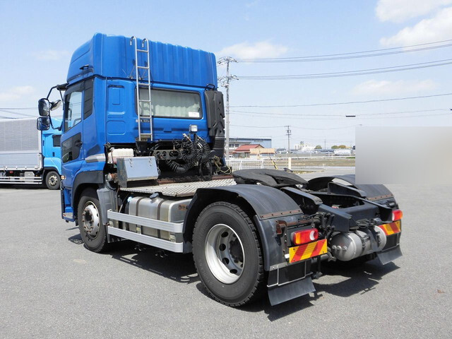 UDトラックスクオントレーラーヘッド（トラクターヘッド）大型（10t）[写真02]