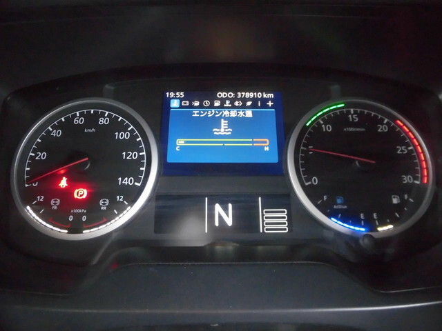 UDトラックスクオントレーラーヘッド（トラクターヘッド）大型（10t）[写真23]