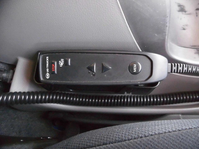 UDトラックスクオントレーラーヘッド（トラクターヘッド）大型（10t）[写真24]