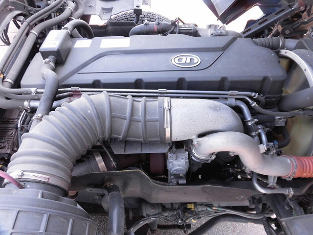 UDトラックスクオントレーラーヘッド（トラクターヘッド）大型（10t）[写真27]