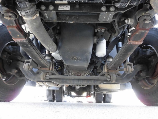 UDトラックスクオントレーラーヘッド（トラクターヘッド）大型（10t）[写真28]