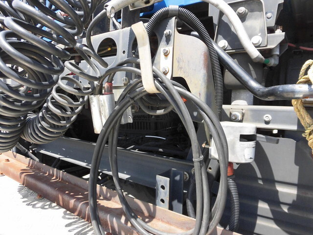 UDトラックスクオントレーラーヘッド（トラクターヘッド）大型（10t）[写真29]