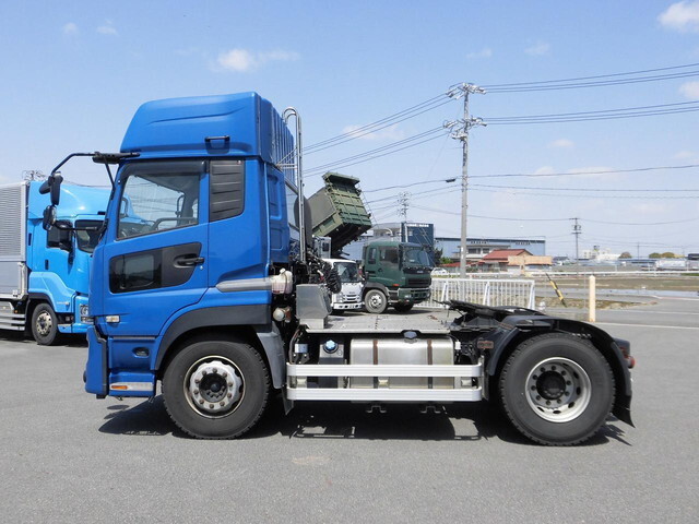 UDトラックスクオントレーラーヘッド（トラクターヘッド）大型（10t）[写真04]