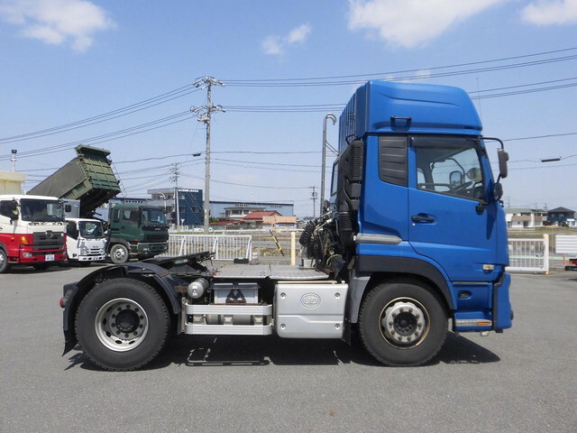 UDトラックスクオントレーラーヘッド（トラクターヘッド）大型（10t）[写真05]