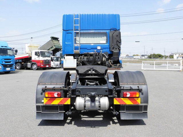 UDトラックスクオントレーラーヘッド（トラクターヘッド）大型（10t）[写真06]