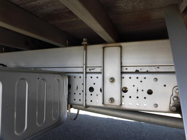 いすゞフォワードアルミブロック中型（4t）[写真11]