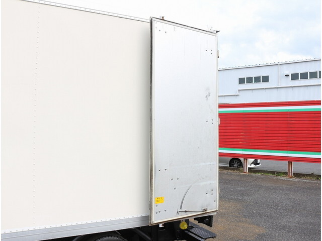 いすゞエルフパネルバン小型（2t・3t）[写真17]