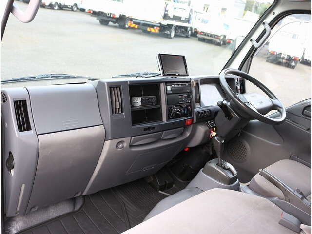 いすゞエルフパネルバン小型（2t・3t）[写真27]