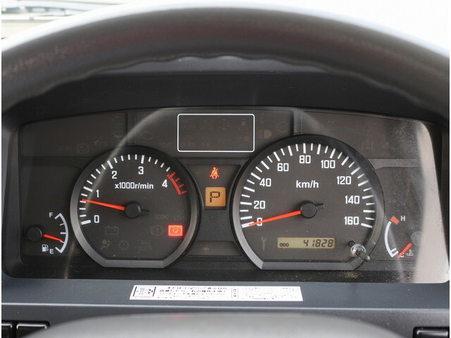 いすゞエルフパネルバン小型（2t・3t）[写真30]