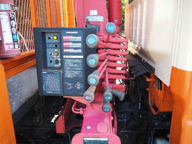 三菱ふそうキャンタークレーン4段小型（2t・3t）[写真08]