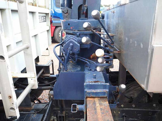 三菱ふそうキャンターダンプ・クレーン付小型（2t・3t）[写真10]