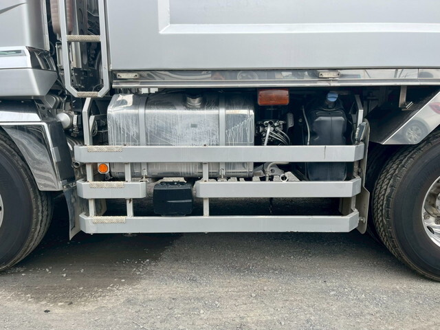 三菱ふそうスーパーグレートダンプ大型（10t）[写真32]