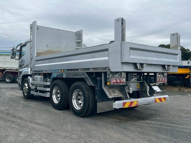 三菱ふそうスーパーグレートダンプ大型（10t）[写真04]