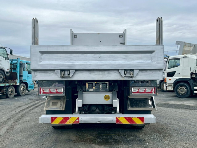 三菱ふそうスーパーグレートダンプ大型（10t）[写真06]