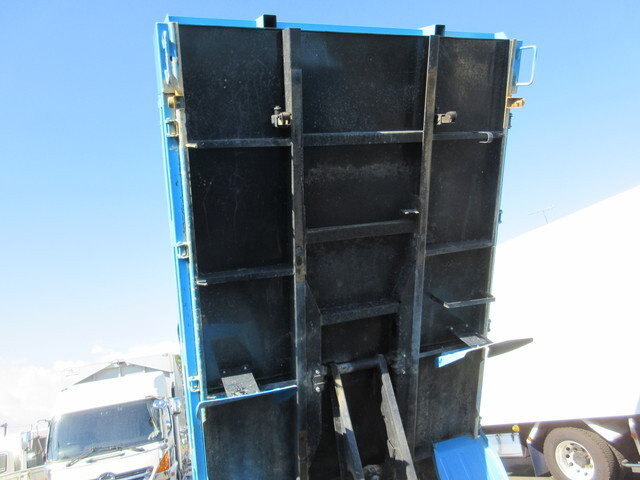 いすゞエルフダンプ小型（2t・3t）[写真26]