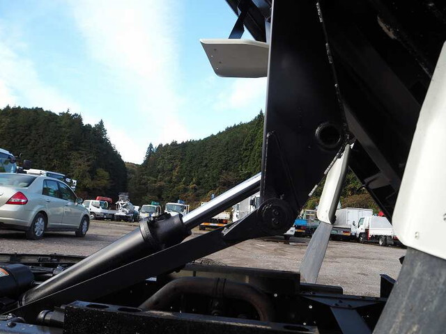 いすゞエルフ深ダンプ（土砂禁ダンプ）小型（2t・3t）[写真26]
