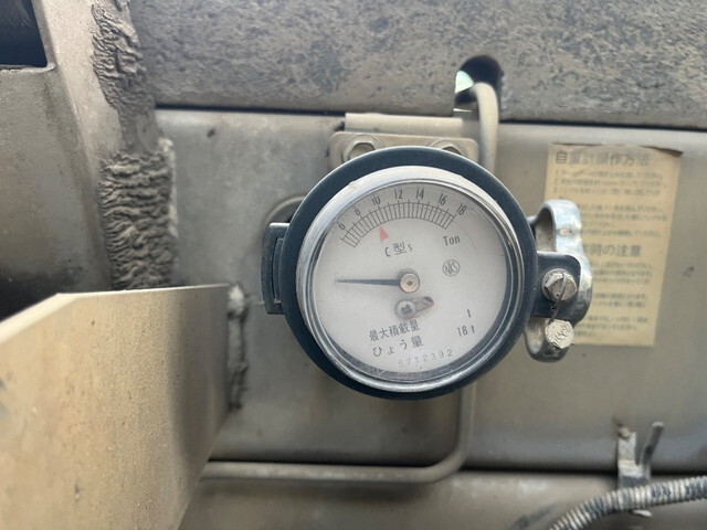 いすゞギガダンプ大型（10t）[写真19]