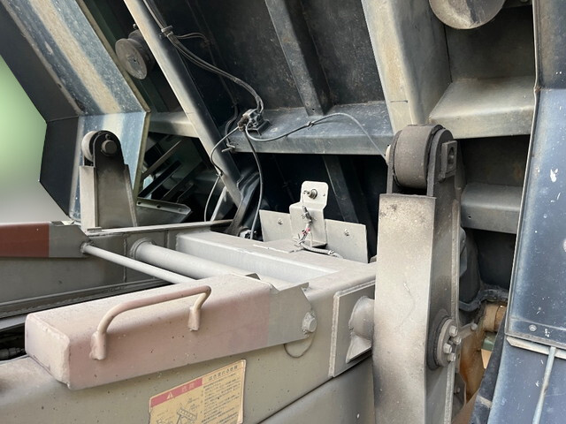 いすゞギガダンプ大型（10t）[写真22]