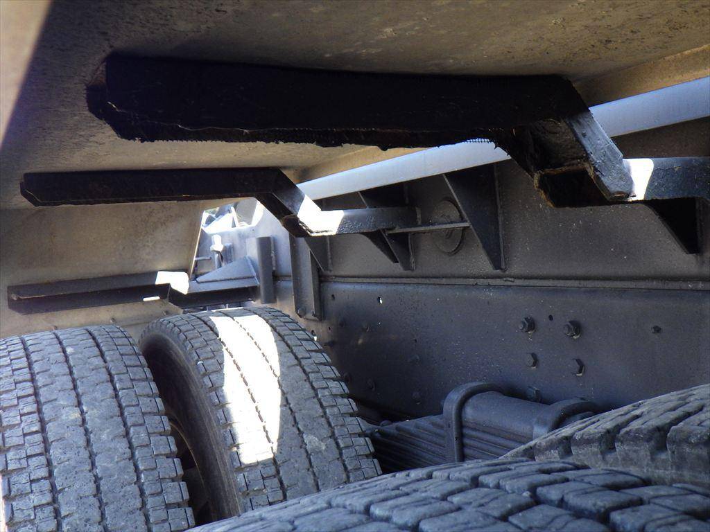 日野プロフィアコンテナ専用車大型（10t）[写真12]